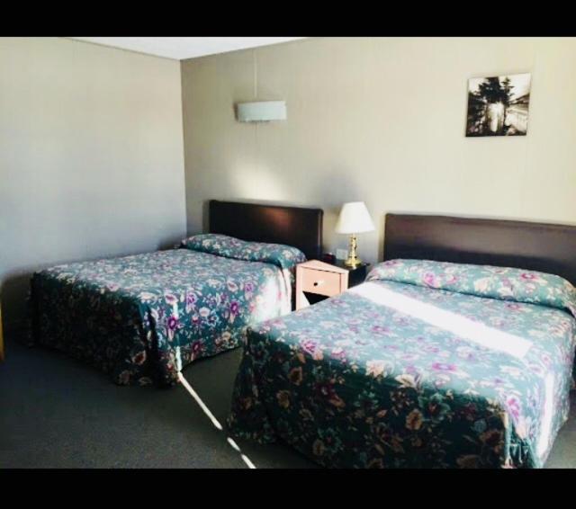 Moose Motel Smooth Rock Falls Εξωτερικό φωτογραφία